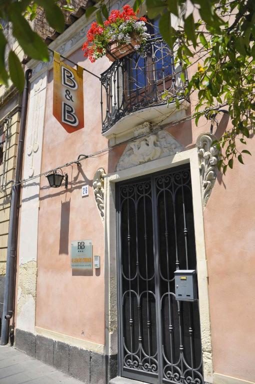 Casa Al Centro Storico Bed & Breakfast Nicolosi Exterior foto