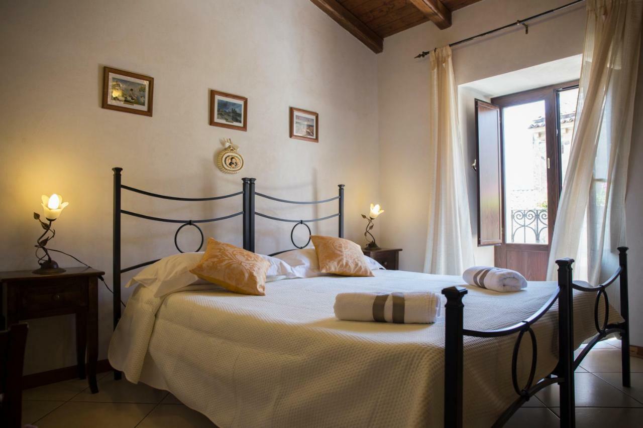 Casa Al Centro Storico Bed & Breakfast Nicolosi Exterior foto